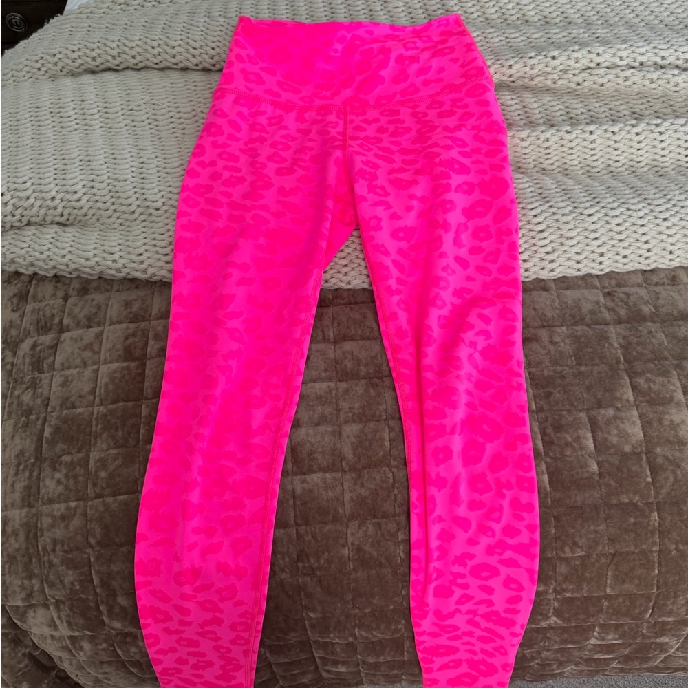 Women’s Beyond Yoga Pink Leopard Leggings